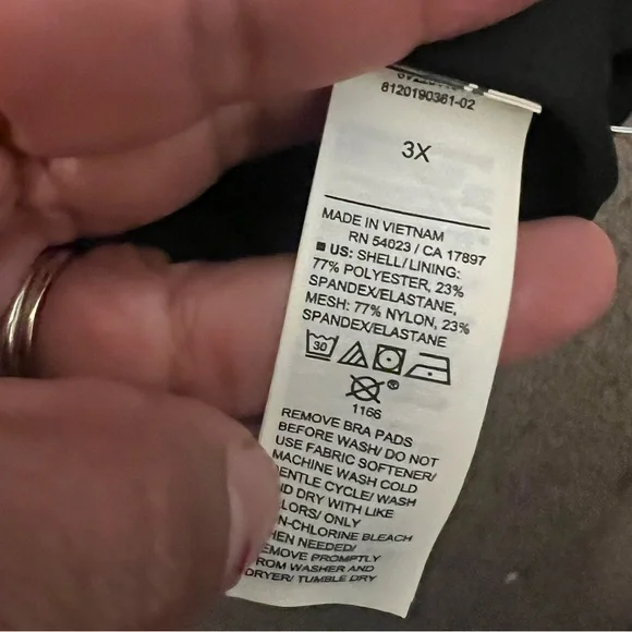 💜💜 Old Navy Black Racerback Tank Tops - Picture 3 of 3